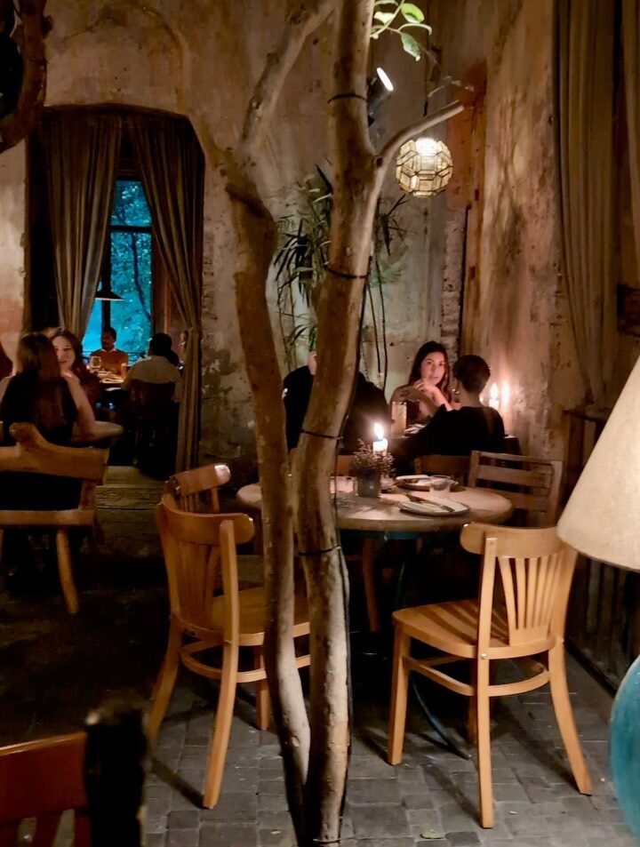Instagram post from eldevinos. This post is in position 6.