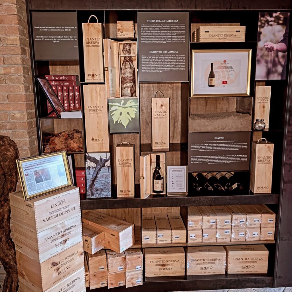 Instagram post from eldevinos. This post is in position 8.