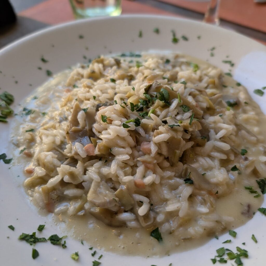 Instagram post from eldevinos. This post is in position 2.